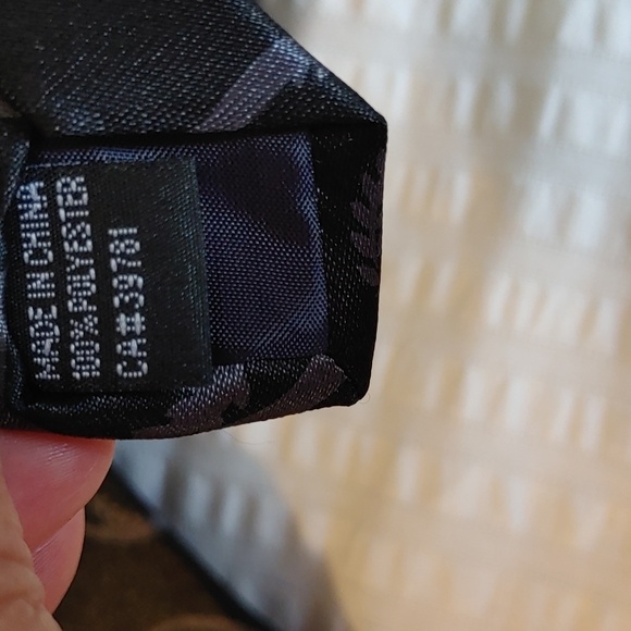 Toronto Blue Jays Black & Gray Tie - Picture 6 of 6